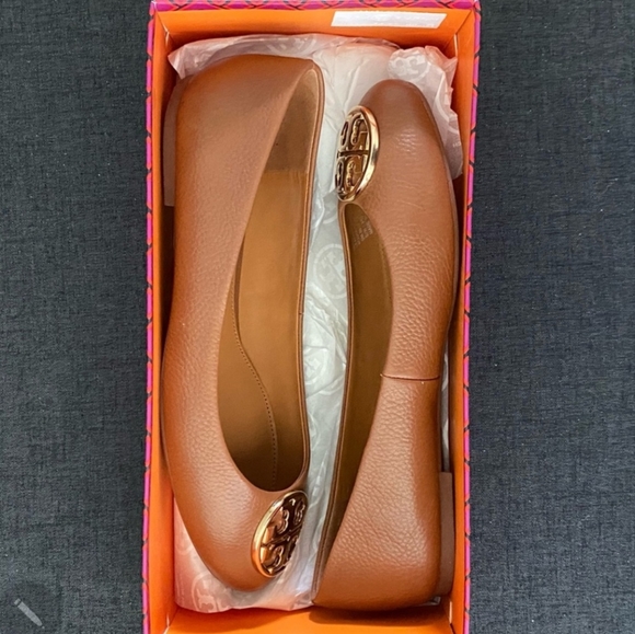Tory Burch Chelsea Ballet Flat - Tan - Picture 4 of 8